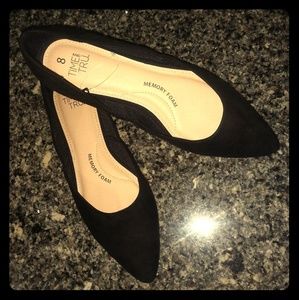 Black flats Time AND TRU